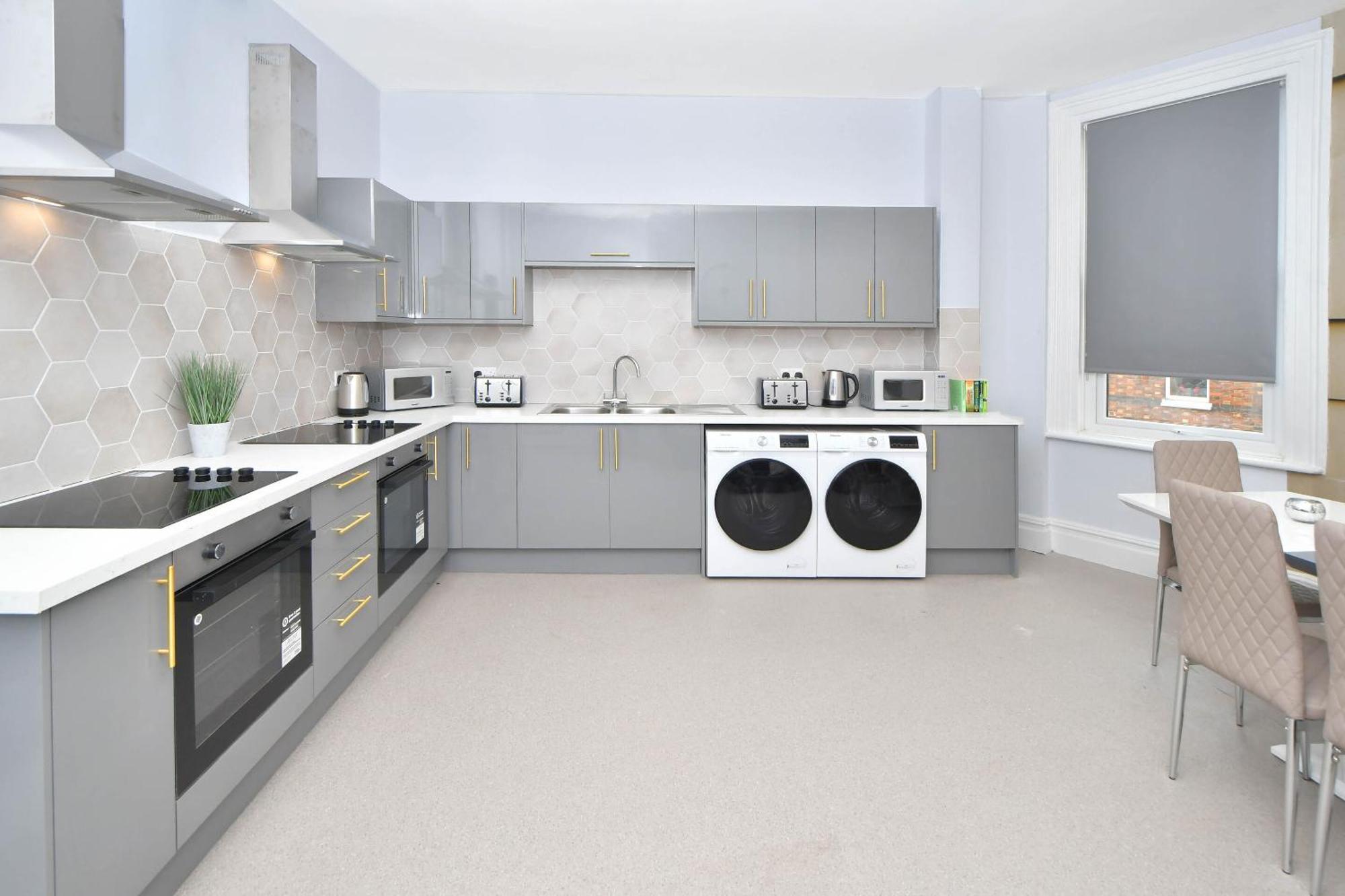 One Battison - Affordable Rooms, Suites & Studios In Stoke On Trent エクステリア 写真