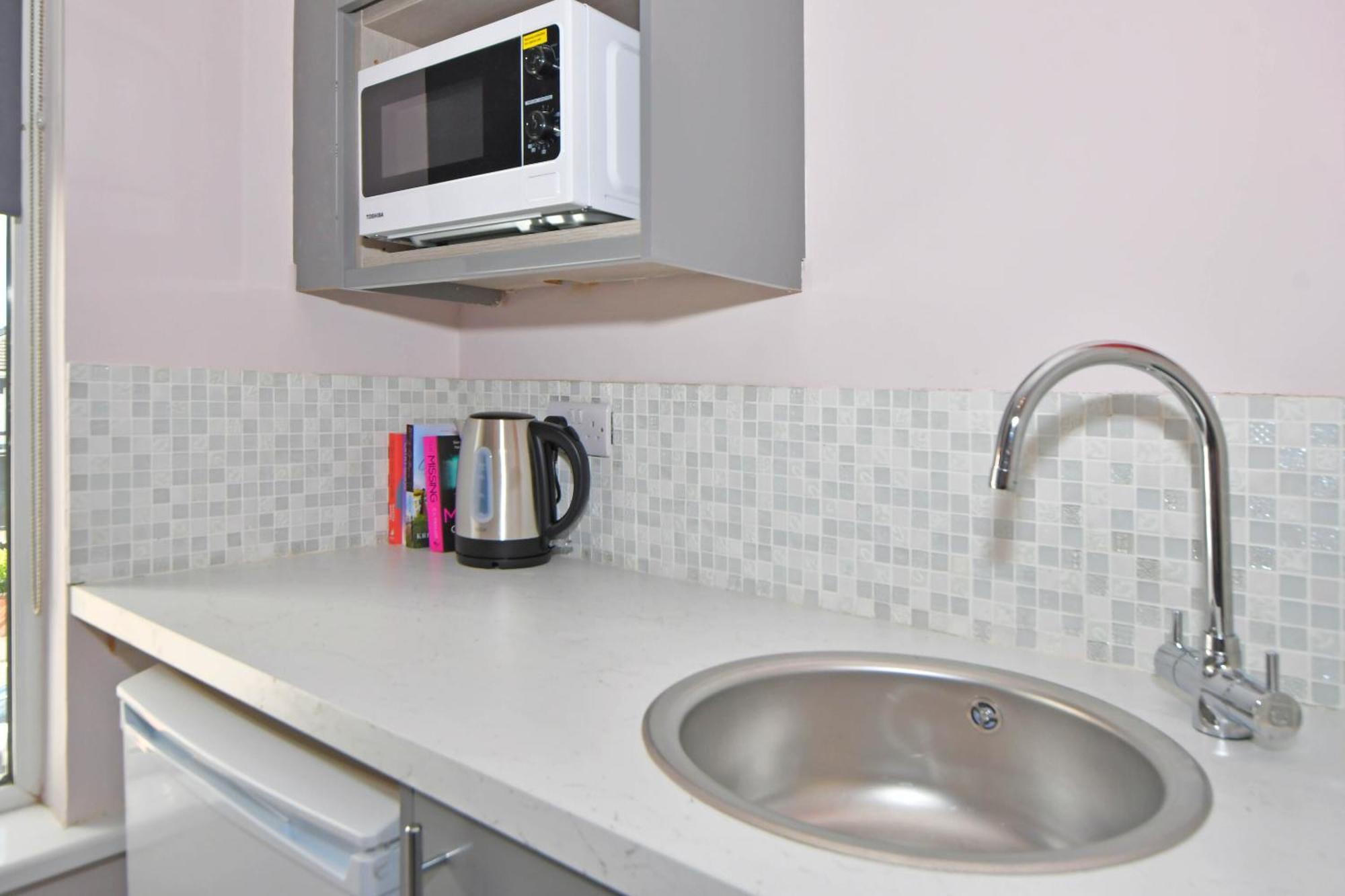 One Battison - Affordable Rooms, Suites & Studios In Stoke On Trent エクステリア 写真