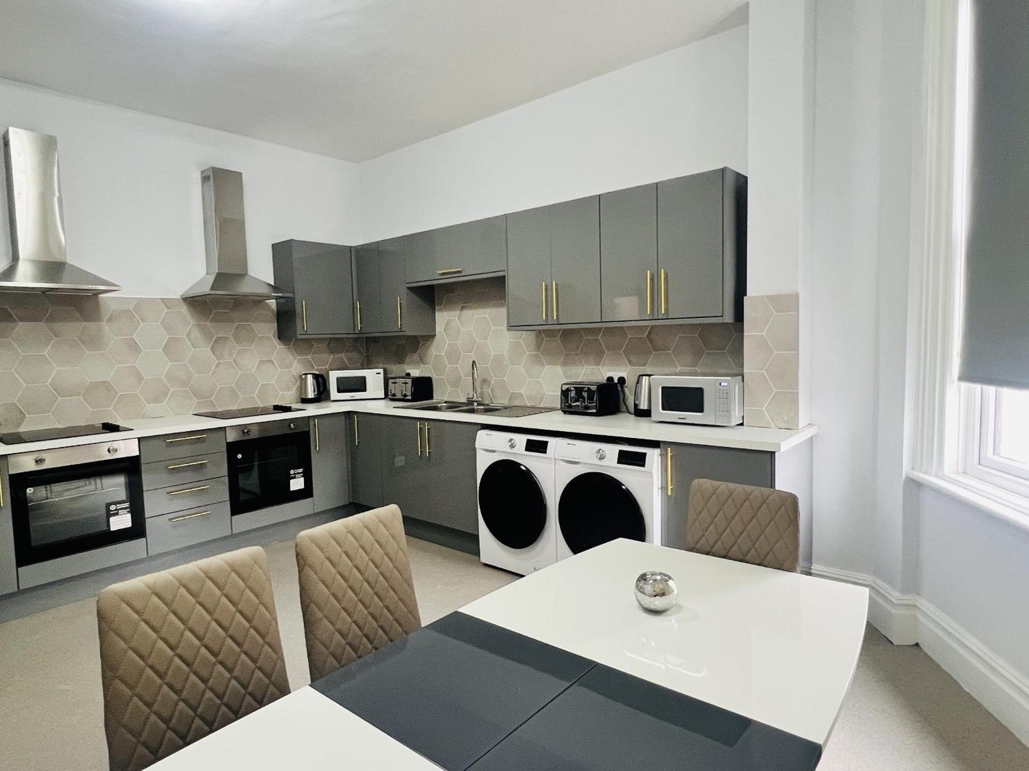 One Battison - Affordable Rooms, Suites & Studios In Stoke On Trent エクステリア 写真